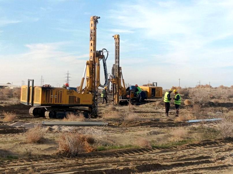 HELIOX-owned drilling rigs at work
